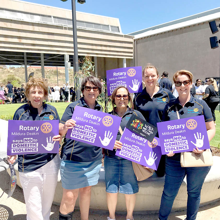 Mildura-Deakin Rotary Club members Walk to Say NO to Domestic Violence